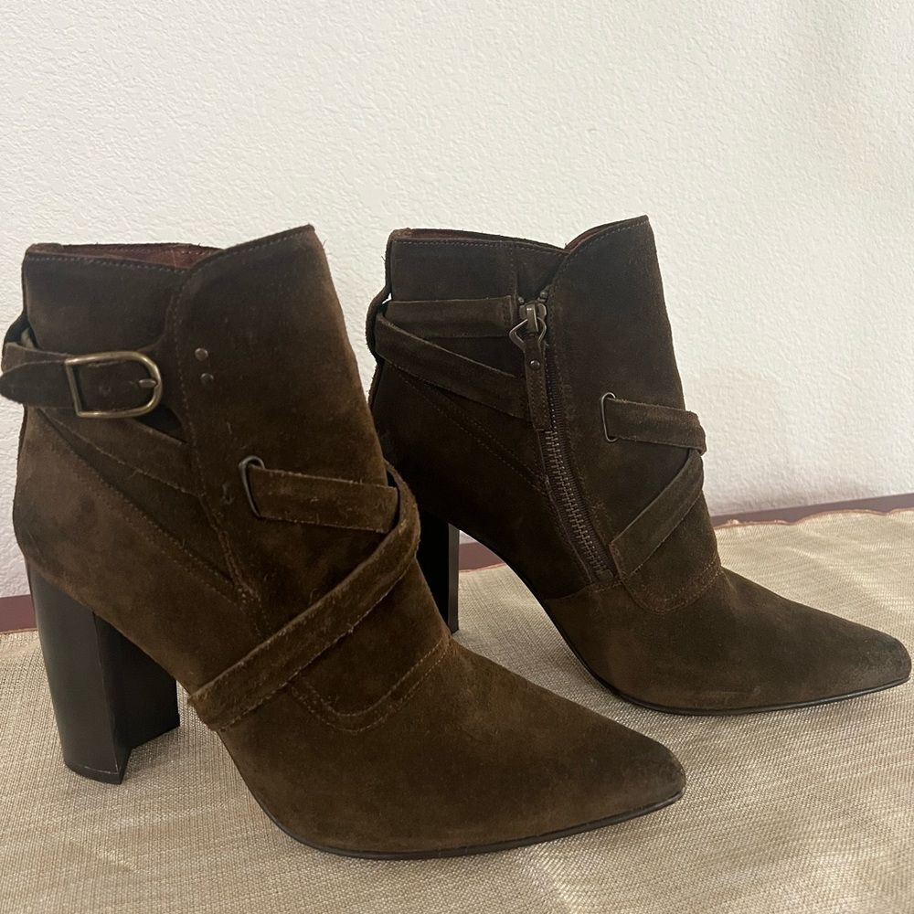 Ariat Two24 Booties Size 9